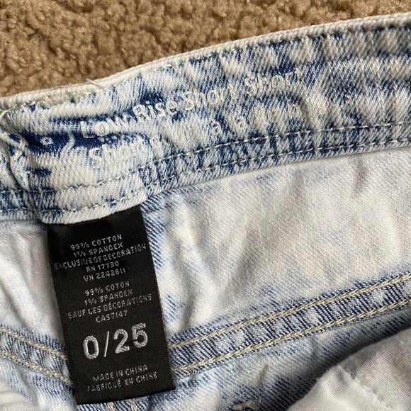 Embroidered Light Wash Jean Shorts - Picture 5 of 5